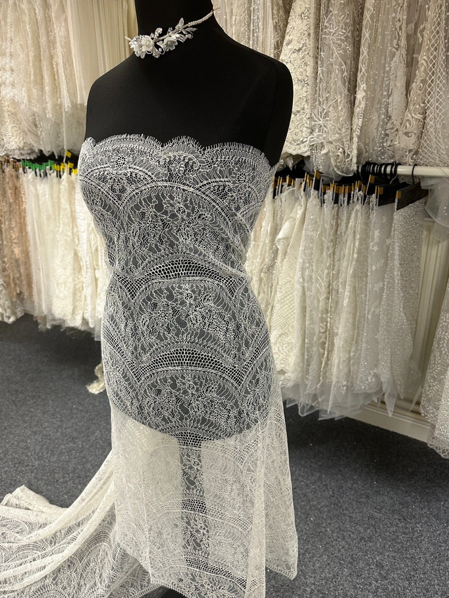 Ivory Chantilly Lace - Jocelyn 4 Ivory Chantilly Lace - Jocelyn - Image 2