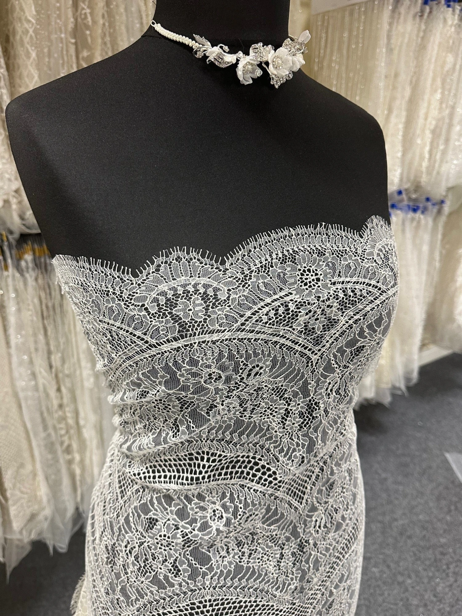 Ivory Chantilly Lace - Jocelyn 17 Ivory Chantilly Lace - Jocelyn - Image 15