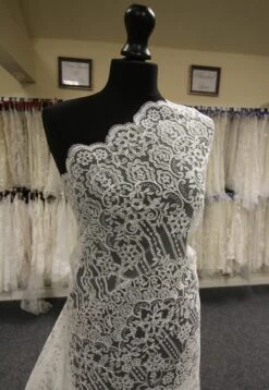 Ivory Embroidered Lace - Colette -Elegance in Lace IvoryLace Colette ff127478 13ec 488a 8cb9 d5d281e9355c
