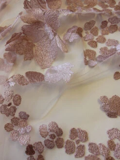 Dusky Pink Lace - Oba -Elegance in Lace PinkLace Oba CloseUp
