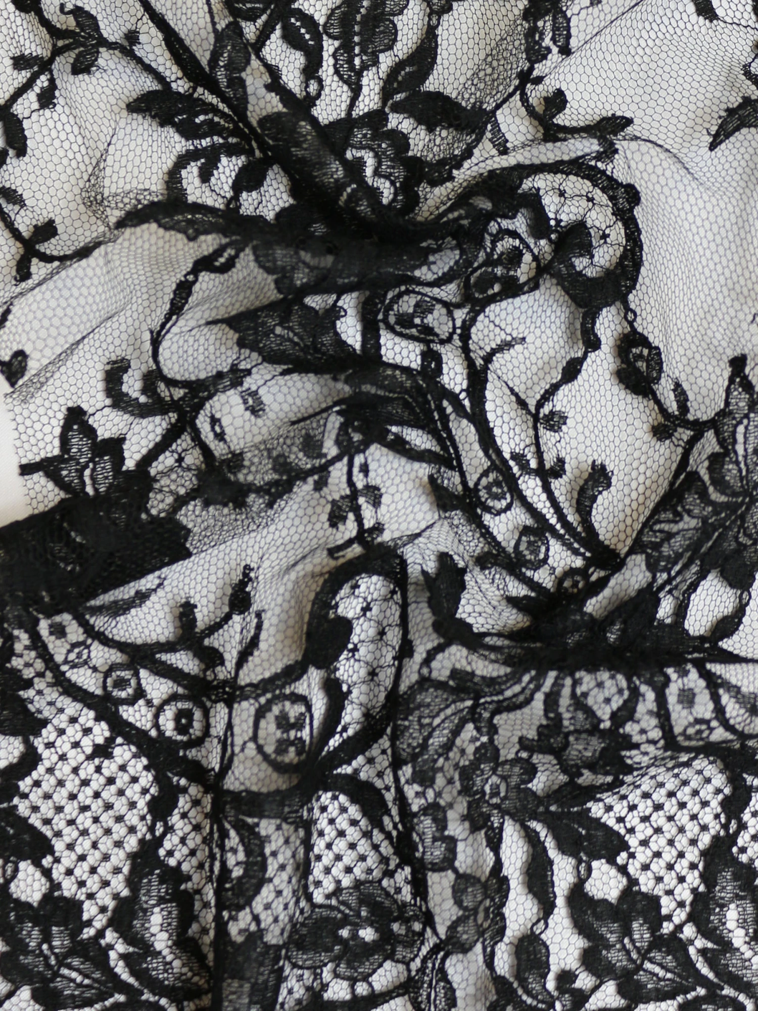 Black Chantilly Lace - Sabrina 8 Black Chantilly Lace - Sabrina - Image 6