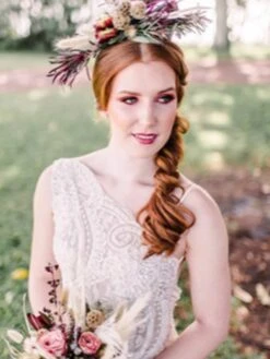 Ivory Beaded With White Feathers Lace - Chantelle -Elegance in Lace WeddingdressusingivoryfeatherlaceChantelle1 462ebfbc dd95 4c19 b5a8 15428d1f100d