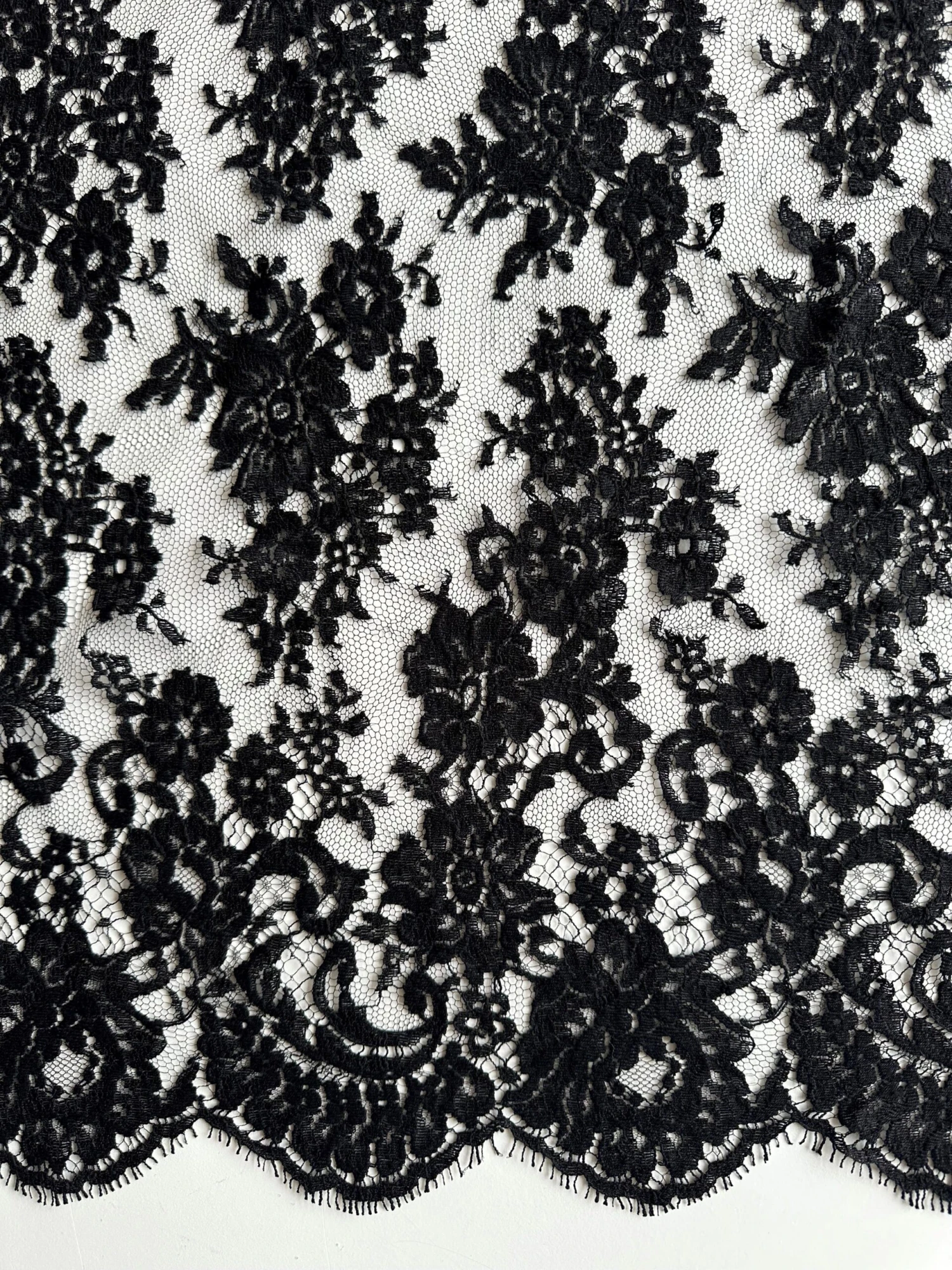 Black Chantilly Lace - Patricia 4 Black Chantilly Lace - Patricia - Image 2