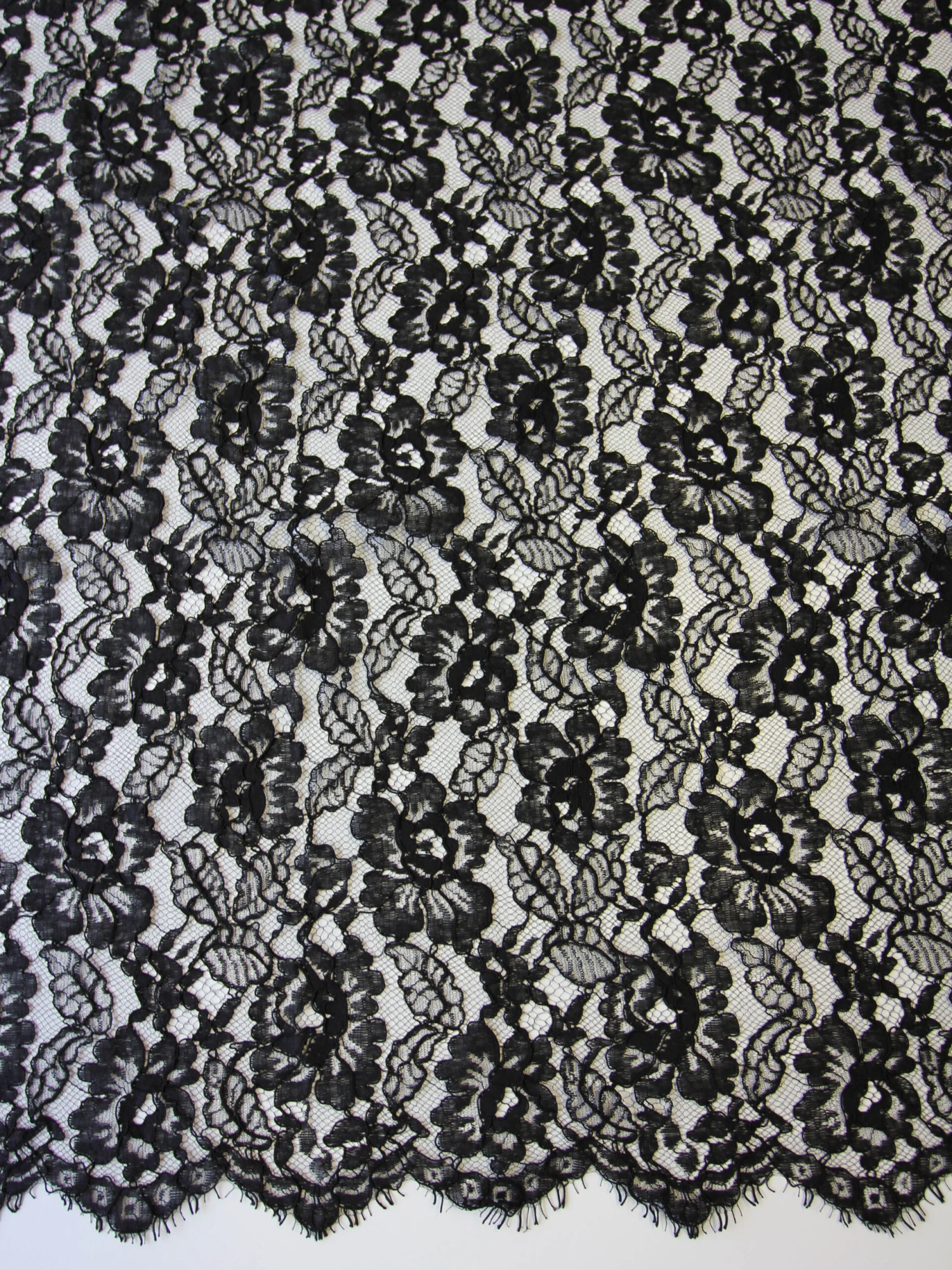 Black Chantilly Lace - Amy 4 Black Chantilly Lace - Amy - Image 2