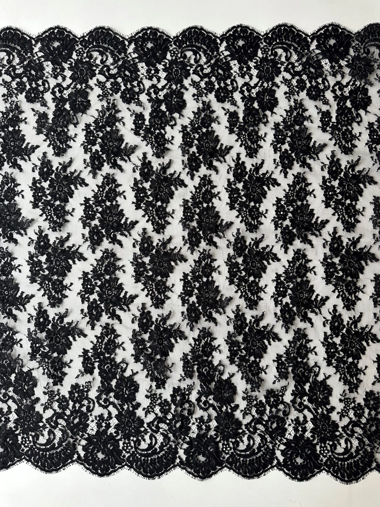 Black Chantilly Lace - Patricia 5 Black Chantilly Lace - Patricia - Image 3