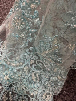 Turquoise Lace - Jessica -Elegance in Lace d 4e2f1102 2b41 4293 9567 94159f1cd84e