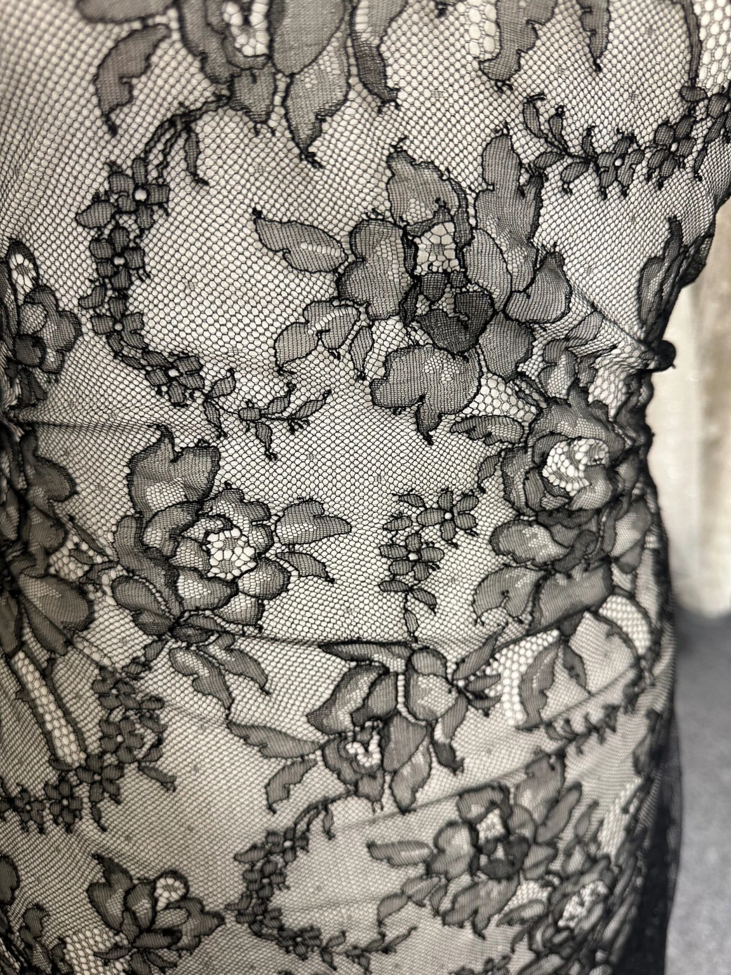 Black Chantilly Lace - Rolande 5 Black Chantilly Lace - Rolande - Image 3