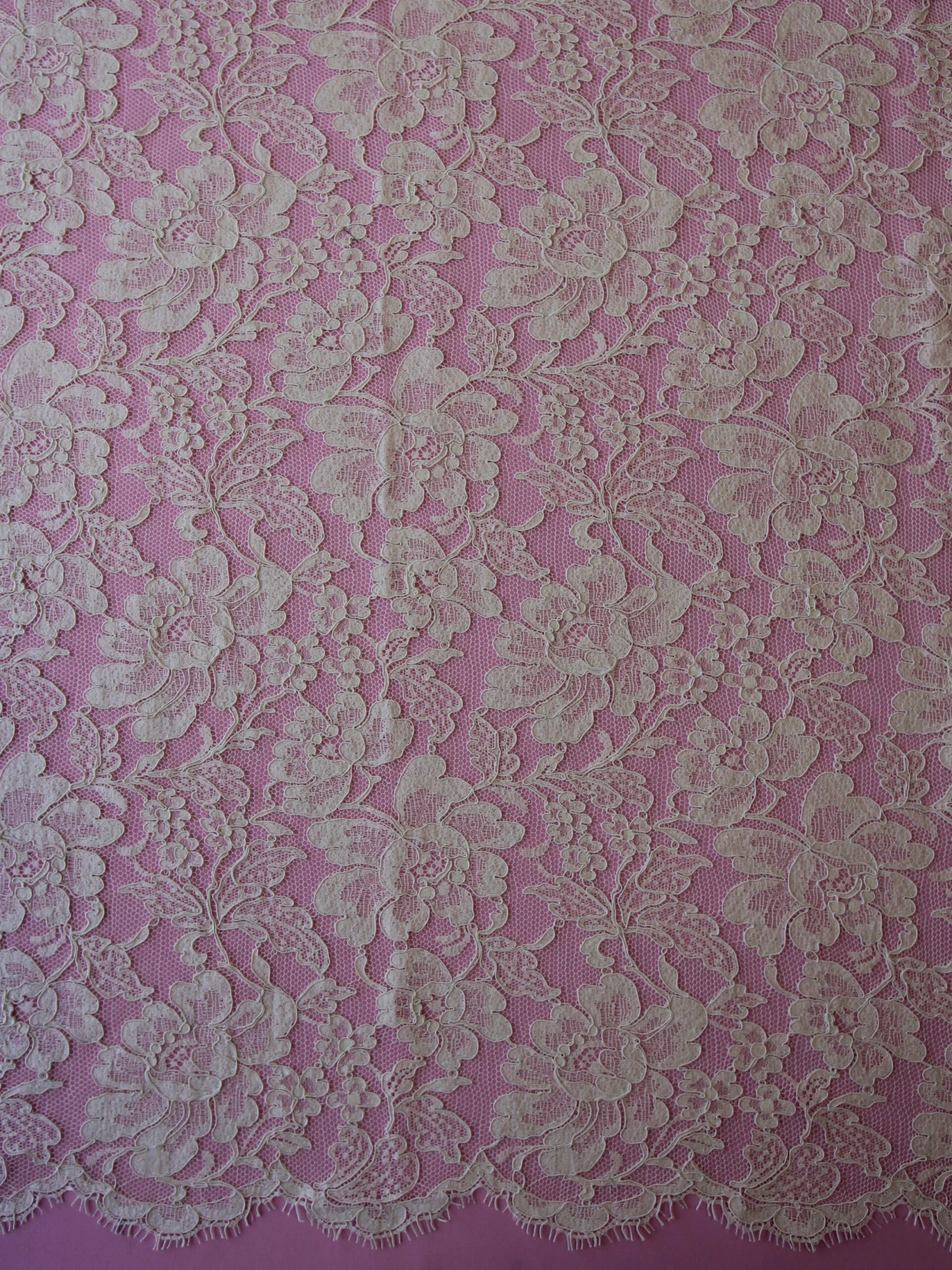 Ivory Chantilly Lace - Cordelia 4 Ivory Chantilly Lace - Cordelia - Image 2