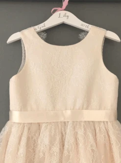 Ivory Raschel Lace - Freya -Elegance in Lace lightweightprettylacefreya2