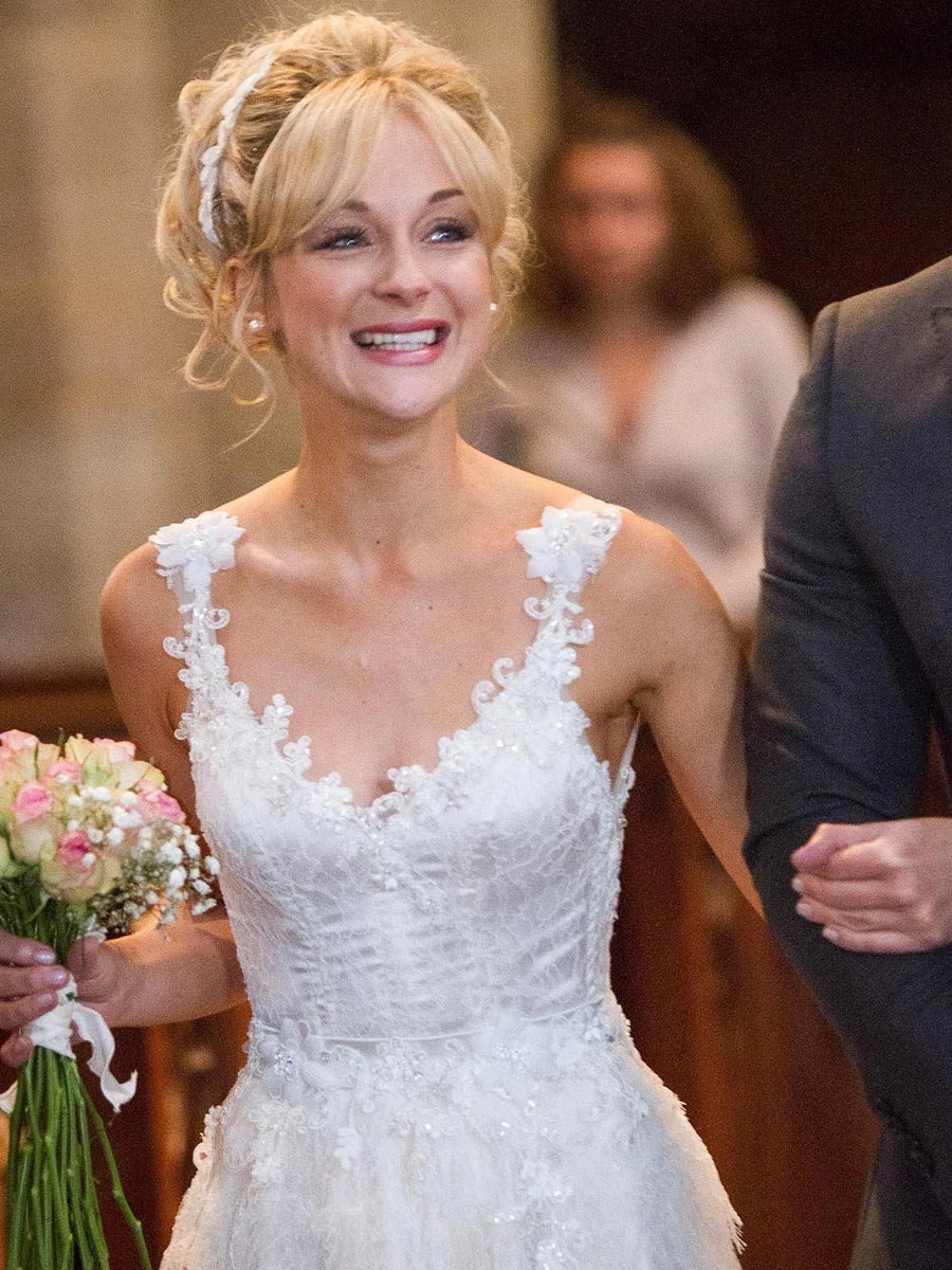 Ivory Chantilly Lace - Samantha 4 Ivory Chantilly Lace - Samantha - Image 2