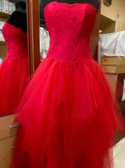 Scarlet Chantilly Lace - Kate 16 Scarlet Chantilly Lace - Kate -Elegance in Lace scarletweddingdress2